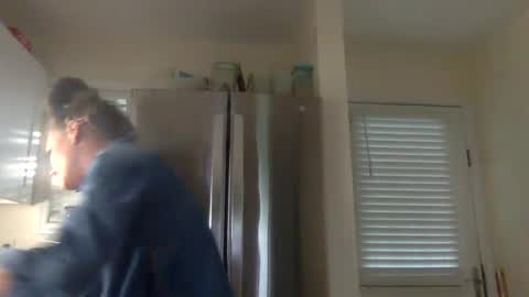 koyoteej online show from March 1, 10:42 pm