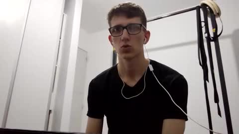 Facu online show from December 18, 8:20 am