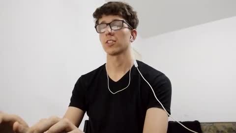 Facu online show from December 20, 6:29 am