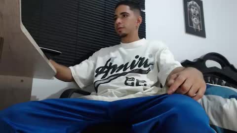 kratoswolf online show from January 7, 6:35 pm