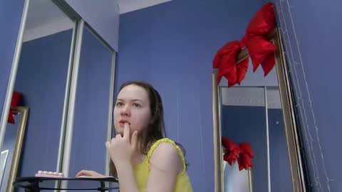 kriskras__ online show from March 17, 5:45 am