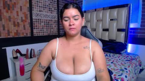 kriss_sweetboobs online show from September 23, 2:33 pm