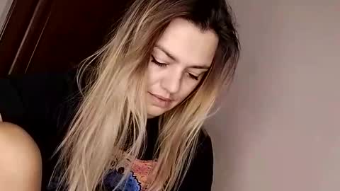 KrissSexi online show from November 28, 5:15 am