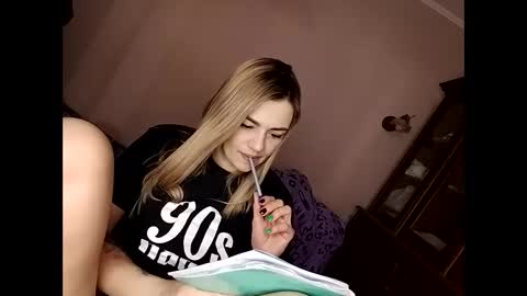 KrissSexi online show from March 3, 5:42 am