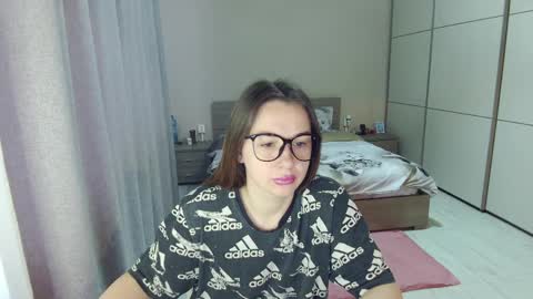 twitter    Annemarye 23 online show from April 8, 4:37 am