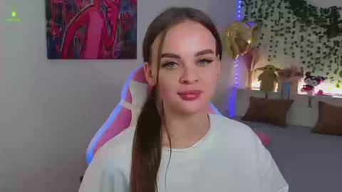 Snapshot of kristen_sayles chatting on September 16, 9:18 pm Kris online show from September 16, 9:18 pm