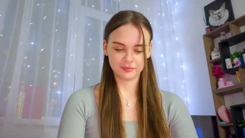 Snapshot of kristen_sayles chatting on February 21, 7:43 pm Kris online show from February 21, 7:43 pm