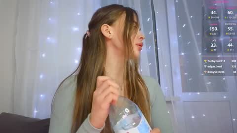 Snapshot of kristen_sayles chatting on January 31, 8:01 pm Kris online show from January 31, 8:01 pm