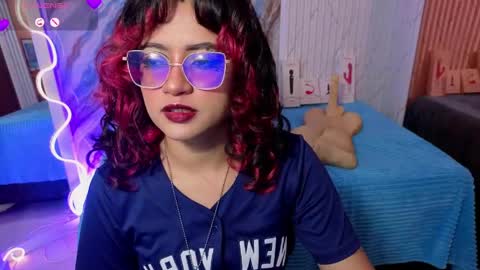 kristen_tay online show from May 6, 2:50 am