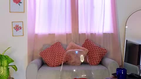 Snapshot of kristennblue_ chatting on March 5, 8:53 pm Kris online show from March 5, 8:53 pm