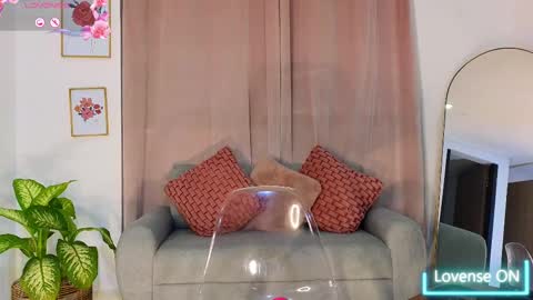 Snapshot of kristennblue_ chatting on March 9, 12:21 am Kris online show from March 9, 12:21 am