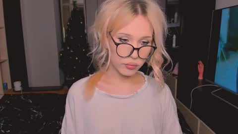 kristialsoopp online show from January 10, 4:23 pm