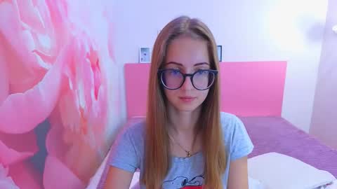 Snapshot of kristina_adel chatting on October 15, 8:04 am Kristina Adel online show from October 15, 8:04 am