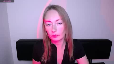 Snapshot of kristinahech_ chatting on September 27, 8:56 am Kristi online show from September 27, 8:56 am