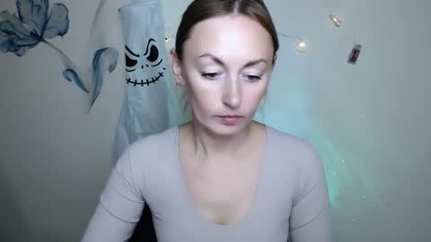 Snapshot of kristinahech_ chatting on October 18, 7:12 am Kristi online show from October 18, 7:12 am