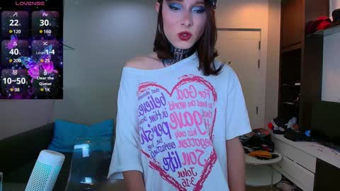 Snapshot of kristinaholland chatting on February 5, 6:37 pm kristina online show from February 5, 6:37 pm