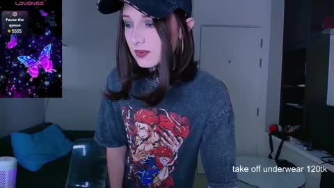 Snapshot of kristinaholland chatting on February 13, 2:20 pm kristina online show from February 13, 2:20 pm