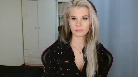 KristineAmore online show from April 7, 6:15 am