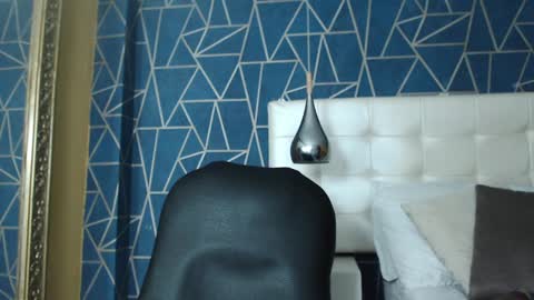 KristinWall online show from January 28, 9:50 pm