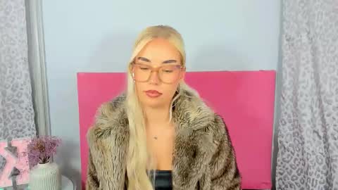 KristyFlowers online show from October 9, 2:55 pm