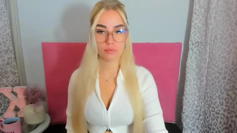 KristyFlowers online show from October 29, 7:43 am