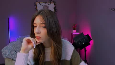 Snapshot of kristylovee chatting on October 7, 9:27 am Kristy online show from October 7, 9:27 am