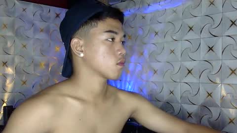 kritthanarkorn online show from April 2, 2:52 am