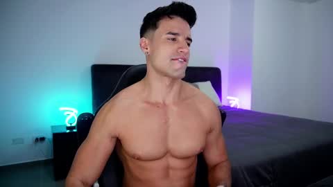 Snapshot of krops_ chatting on February 15, 2:15 am KROPS online show from February 15, 2:15 am