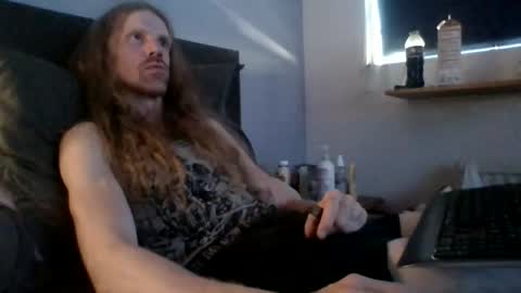 Krullz online show from July 4, 5:00 am