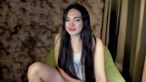 Snapshot of krystal_angel chatting on December 18, 6:43 am krystal_angel online show from December 18, 6:43 am