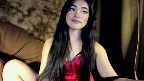 Snapshot of krystal_angel chatting on February 25, 4:03 am krystal_angel online show from February 25, 4:03 am