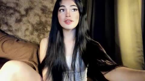 Snapshot of krystal_angel chatting on February 24, 4:05 am krystal_angel online show from February 24, 4:05 am