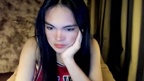 Snapshot of krystal_angel chatting on March 4, 2:06 am krystal_angel online show from March 4, 2:06 am