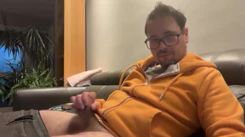 krzysztof1977 online show from May 31, 8:54 pm