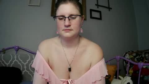 Snapshot of kunzitegoddess chatting on February 26, 1:32 pm Samantha online show from February 26, 1:32 pm