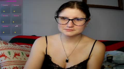 Snapshot of kunzitegoddess chatting on December 6, 2:44 pm Samantha online show from December 6, 2:44 pm