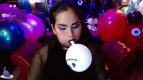 Snapshot of kureiji_fetish chatting on September 9, 10:10 pm Fetiche Woman online show from September 9, 10:10 pm