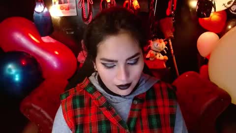 Snapshot of kureiji_fetish chatting on October 7, 12:06 am Fetiche Woman online show from October 7, 12:06 am