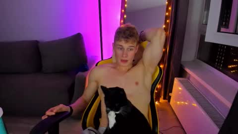 Snapshot of kurt_hanssen chatting on September 13, 9:28 pm kurt_hanssen online show from September 13, 9:28 pm
