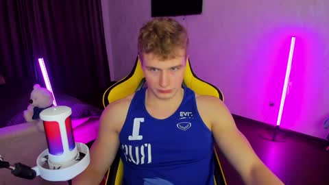 Snapshot of kurt_hanssen chatting on December 14, 4:41 pm kurt_hanssen online show from December 14, 4:41 pm