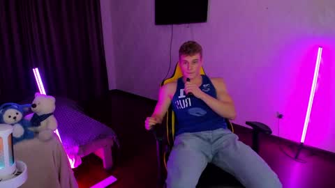 Snapshot of kurt_hanssen chatting on December 1, 4:53 pm kurt_hanssen online show from December 1, 4:53 pm