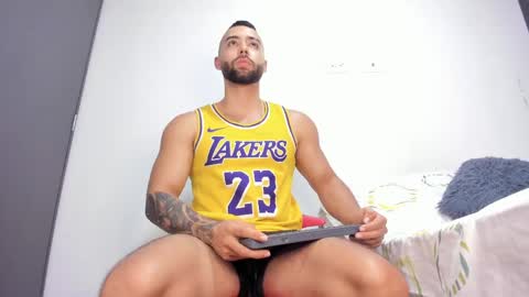 Kyle collinz online show from May 20, 4:53 am