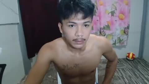 kyle_lourence online show from June 3, 7:44 am