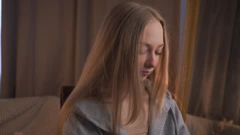 Lei online show from April 18, 8:27 am