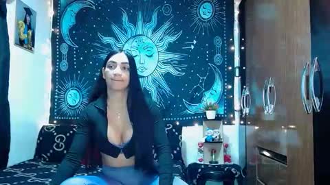 kylie online show from February 2, 10:50 pm