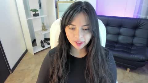 Snapshot of kylie_fire chatting on March 6, 1:24 pm kylie online show from March 6, 1:24 pm