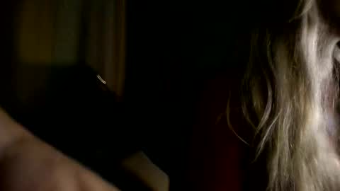 kylie online show from December 20, 11:50 am