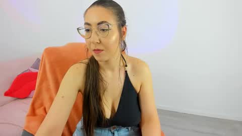 Snapshot of kylie_kathy chatting on October 6, 7:20 pm Kylie online show from October 6, 7:20 pm