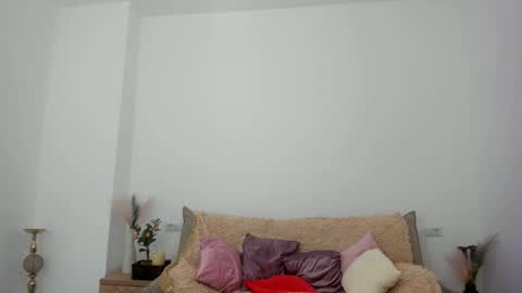 Snapshot of kylie_kathy chatting on September 15, 7:37 pm Kylie online show from September 15, 7:37 pm
