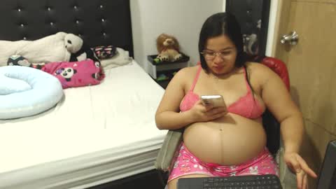 Snapshot of kylie_switch chatting on September 12, 11:07 pm Instagram Kylie switch followme buy lovense here online show from September 12, 11:07 pm